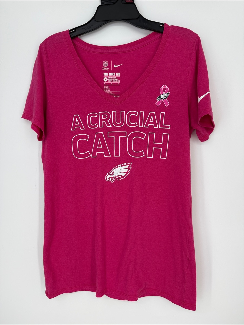 Nike Hot Pink Philadelphia Eagles Breast Cancer V-Neck Tee Sz medium
